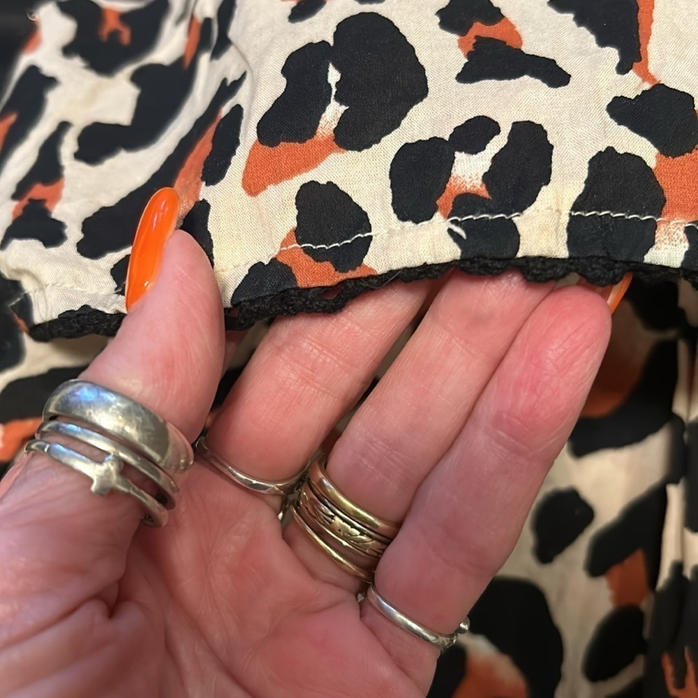 Urban Outfitters 🐆 Romper - Picture 5 of 14